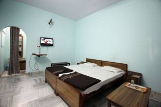 Hotel Swami Sofitel, Agra 3